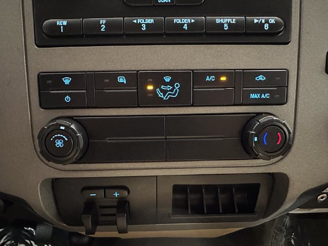 Used 2016 Ford F250 XLT w/ XLT Interior Package AWD/4WD image 11