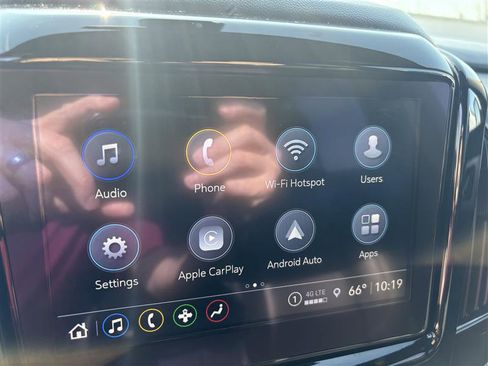 Used 2022 Chevrolet Traverse LT w/ Midnight/Sport Edition image 13