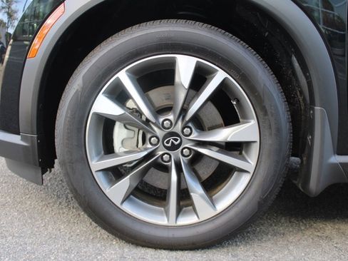 Certified 2025 INFINITI QX60 Luxe image 10