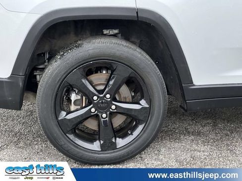 Certified 2023 Jeep Grand Cherokee L Laredo AWD/4WD image 10