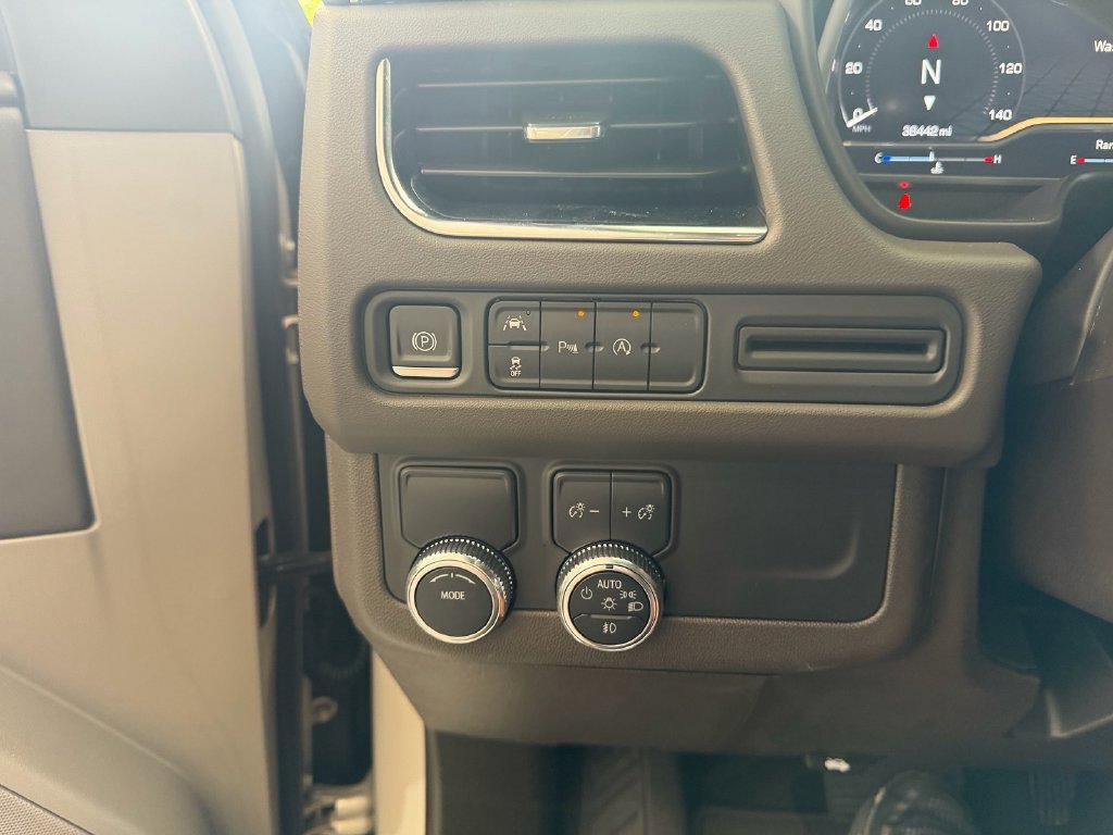 Used 2023 GMC Yukon XL SLE w/ Gmc Pro Safety Plus Package RWD image 24