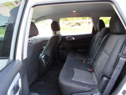 Used 2017 Nissan Pathfinder S FWD image 5