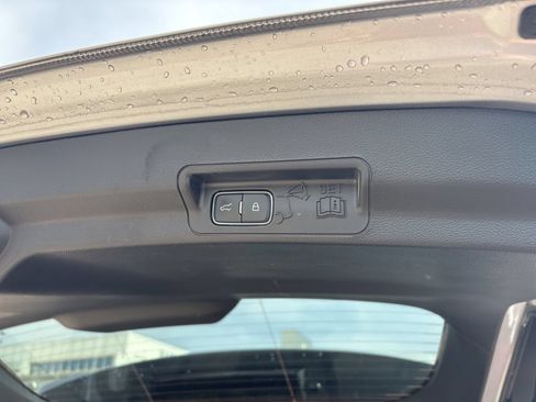 Used 2023 Ford Explorer XLT w/ Equipment Group 202A AWD/4WD image 12
