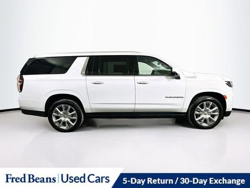Used 2024 Chevrolet Suburban High Country w/ Premium Package image 9