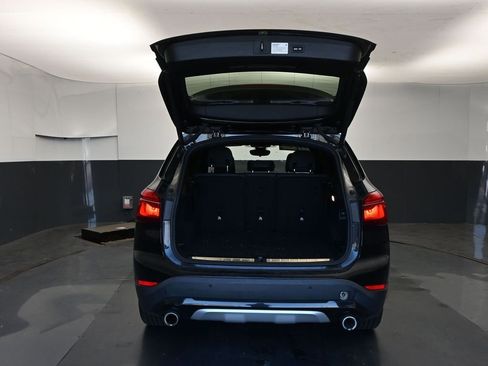 Used 2021 BMW X1 sDrive28i image 11