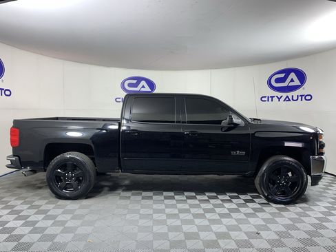 Used 2018 Chevrolet Silverado 1500 LT w/ Texas Edition RWD image 2