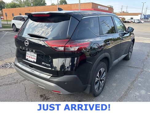 Certified 2023 Nissan Rogue SV image 7