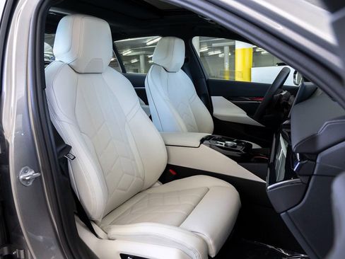 New 2026 BMW 530i w/ Convenience Package image 31