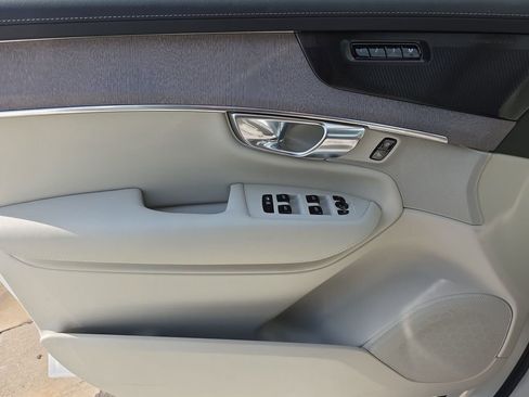 New 2026 Volvo XC90 T8 Ultra w/ Protection Package Premier image 37