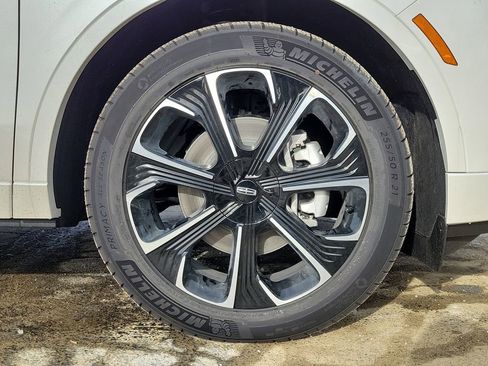 New 2026 Lincoln Nautilus Reserve image 9