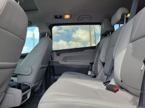 Certified 2024 Honda Odyssey EX-L image 12