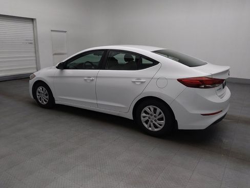 Used 2018 Hyundai Elantra SE FWD image 3