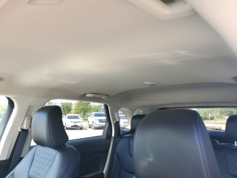 Used 2023 Ford Edge Titanium w/ Class II Trailer Tow Package AWD/4WD image 11