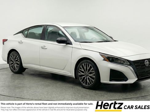 Used 2025 Nissan Altima 2.5 SV image 1