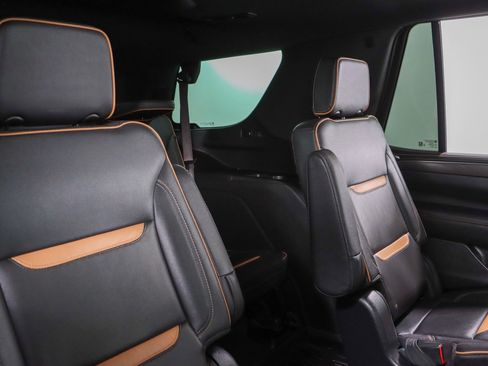 Used 2022 GMC Yukon AT4 AWD/4WD image 32