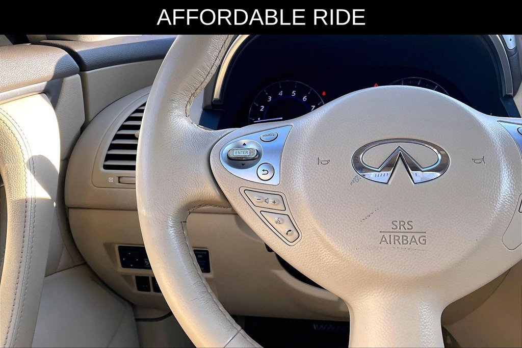 Used 2017 INFINITI QX70 2WD w/ Premium Package image 16