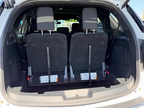 Used 2018 Ford Explorer XLT w/ Equipment Group 201A FWD image 14