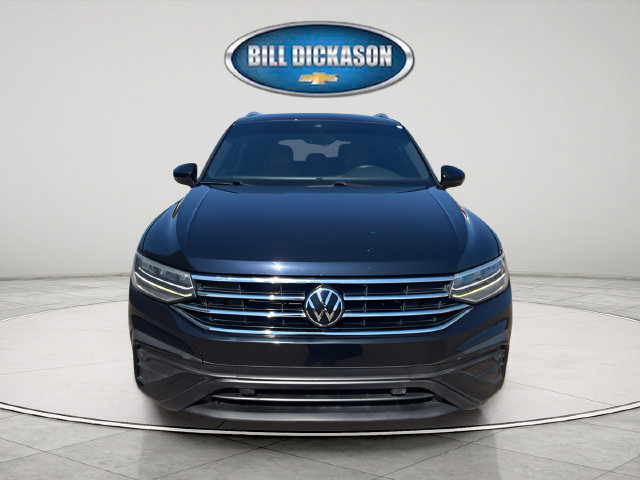 Used 2023 Volkswagen Tiguan SE AWD/4WD image 2
