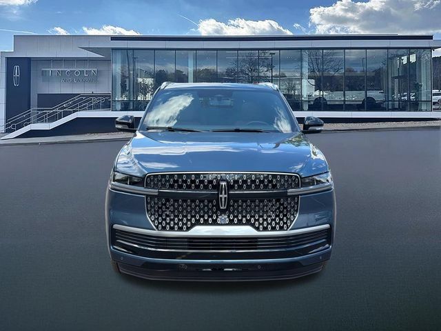 New 2027 Lincoln Navigator Reserve AWD/4WD image 2