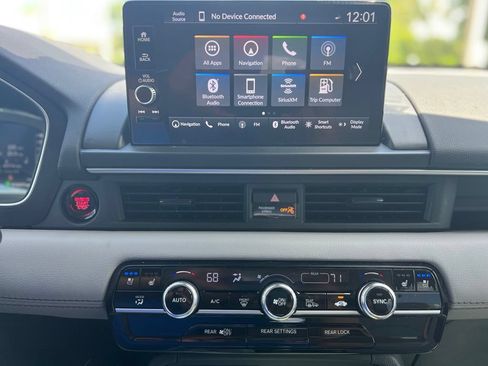 Certified 2025 Honda Pilot Elite image 13