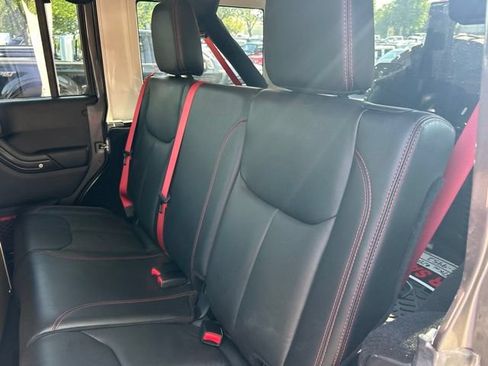 Used 2017 Jeep Wrangler Unlimited Rubicon AWD/4WD image 9
