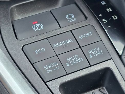 Certified 2023 Toyota RAV4 LE AWD/4WD image 11
