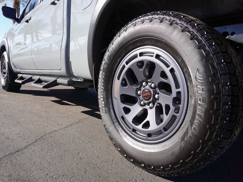 Certified 2025 Nissan Frontier PRO-4X image 6