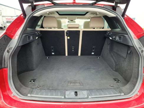 Used 2017 Jaguar F-PACE Premium image 19