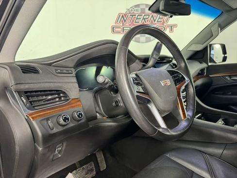 Used 2018 Cadillac Escalade Premium Luxury image 10