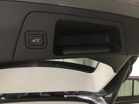 Used 2019 Buick Envision Essence image 49