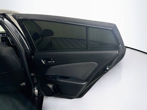 Used 2020 Toyota Prius LE FWD image 28