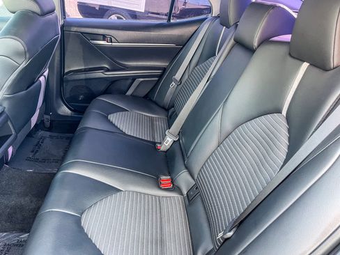 Used 2022 Toyota Camry SE image 17