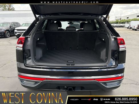 Used 2025 Volkswagen Atlas Cross Sport SE AWD/4WD image 13