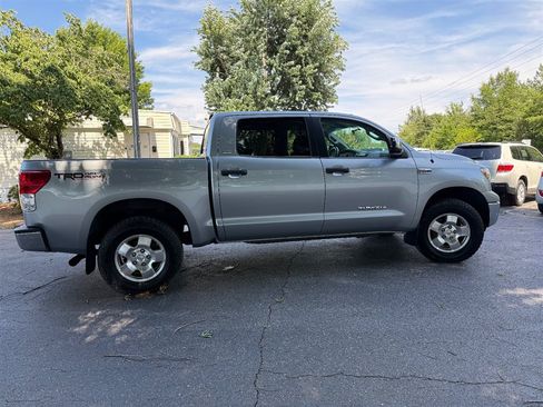 Used 2010 Toyota Tundra 4x4 CrewMax image 7