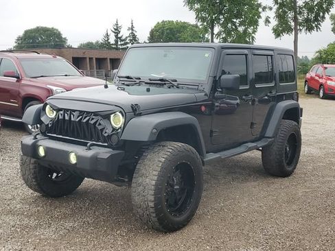 Used 2018 Jeep Wrangler Unlimited Sport S AWD/4WD image 2