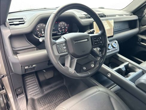 Used 2025 Land Rover Defender 110 X-Dynamic SE AWD/4WD image 22