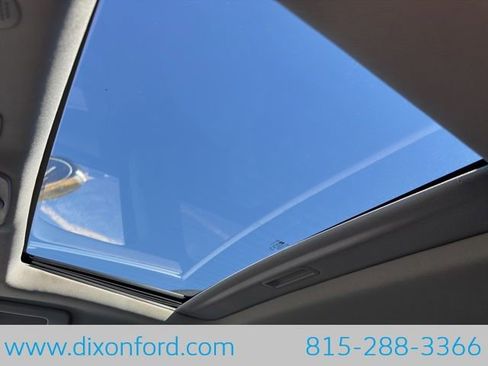 Used 2017 Chevrolet Equinox Premier w/ Enhanced Convenience Package FWD image 19