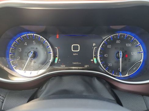 Used 2018 Chrysler Pacifica Limited FWD image 21