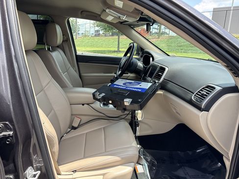 Certified 2021 Jeep Grand Cherokee Laredo AWD/4WD image 22