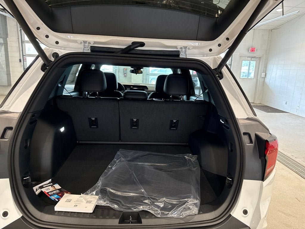 New 2027 GMC Terrain Elevation w/ Elevation Premium Package AWD/4WD image 18