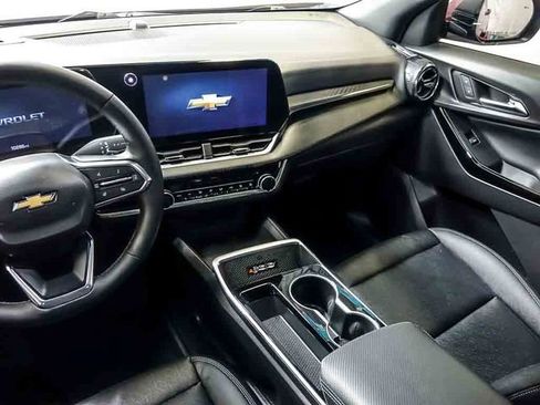 Used 2025 Chevrolet Equinox LT w/ Convenience Package II FWD image 17