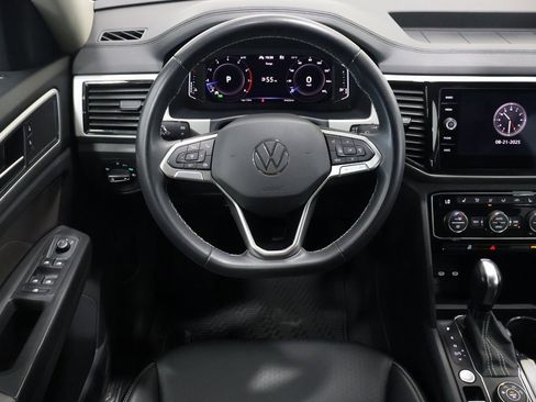 Certified 2022 Volkswagen Atlas SE image 16