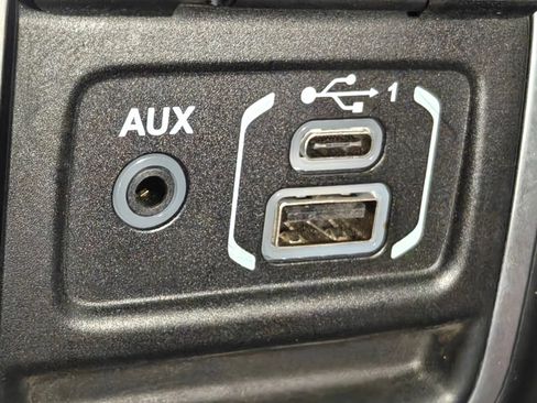 Used 2018 Jeep Wrangler Unlimited Rubicon AWD/4WD image 42