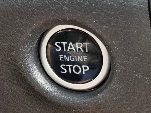 Used 2024 Nissan Frontier SV image 24