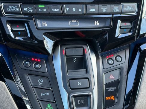 Used 2018 Honda Odyssey Elite image 25