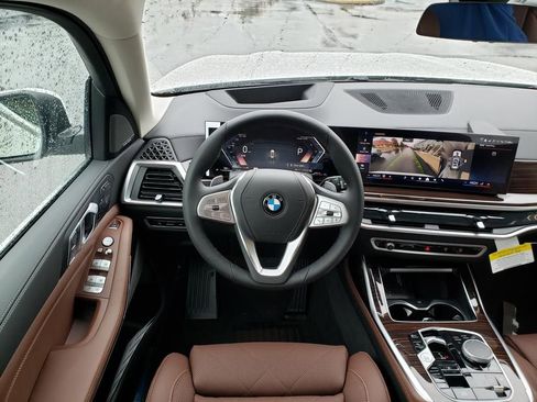 New 2026 BMW X7 xDrive40i w/ Premium Package image 18