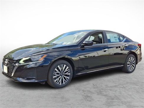 New 2025 Nissan Altima 2.5 SV w/ SV Premium Package image 2