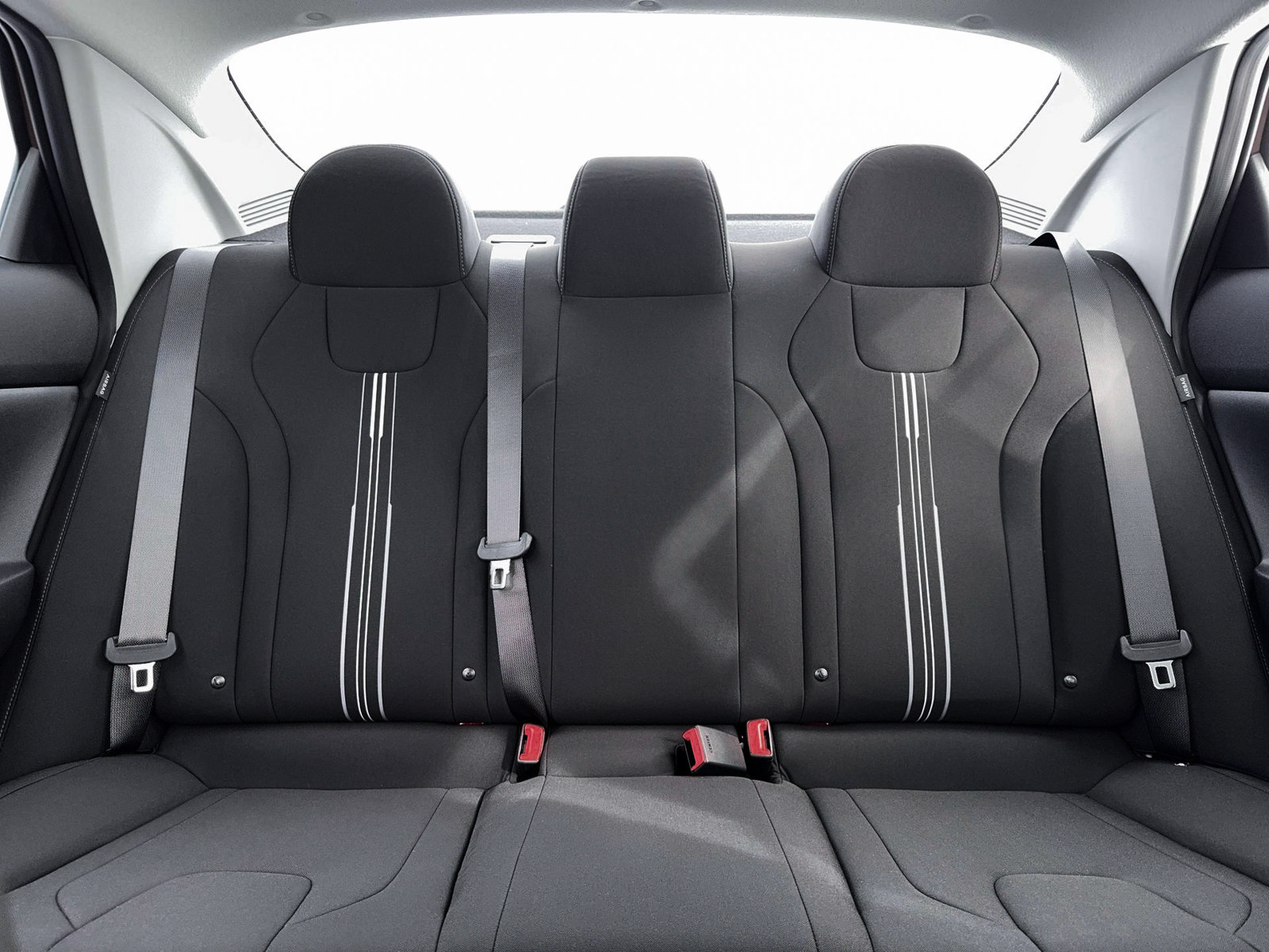 New 2026 Hyundai Elantra Hybrid FWD image 16