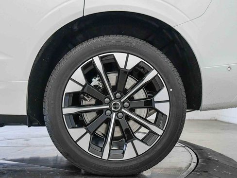 New 2026 Volvo XC60 T8 Plus w/ Climate Package PRO AWD/4WD image 11