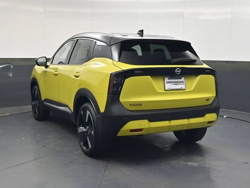 Used 2025 Nissan Kicks SR w/ SR Premium Package FWD image 7